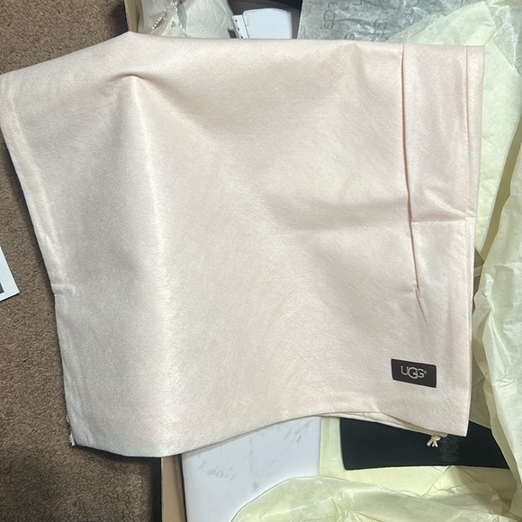 UGG heal boots - Picture 10 of 12